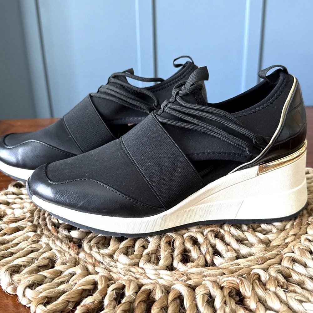ALDO Chiara Women's Wedge Sneakers‎ Size 9 Black with Gold Accent Memory Foam